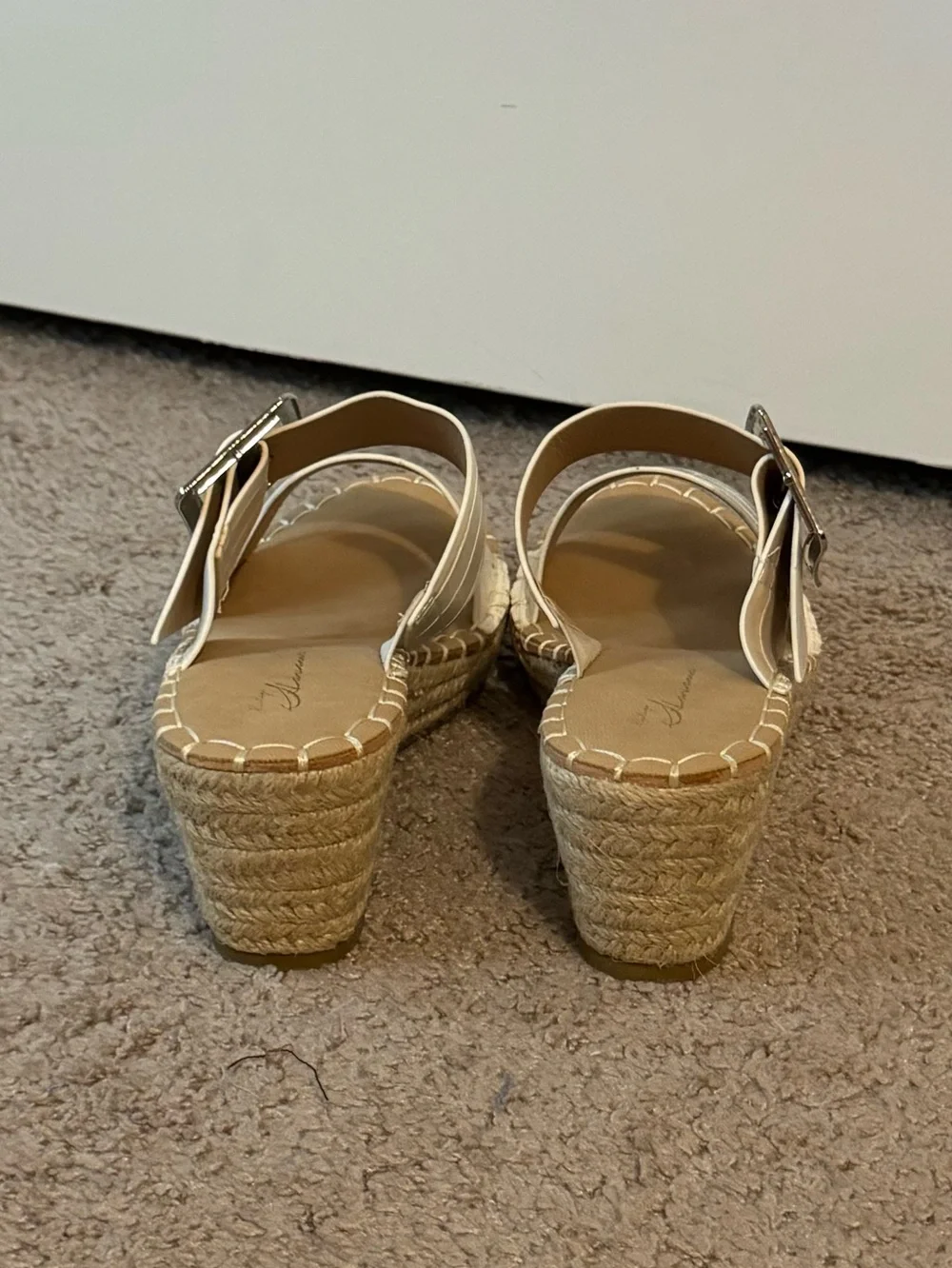 Cute Vintage Havana size 7 white croc embossed Robin slip on wedge sandals new